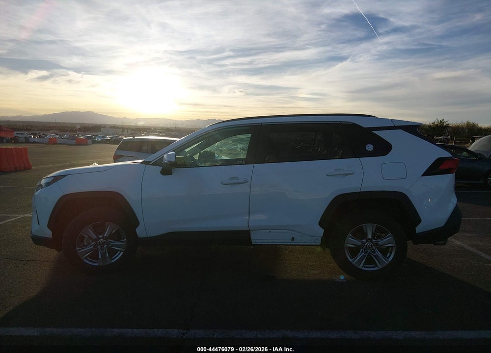 2022 TOYOTA RAV4 XLE VIN: 2T3W1RFV2NC197773