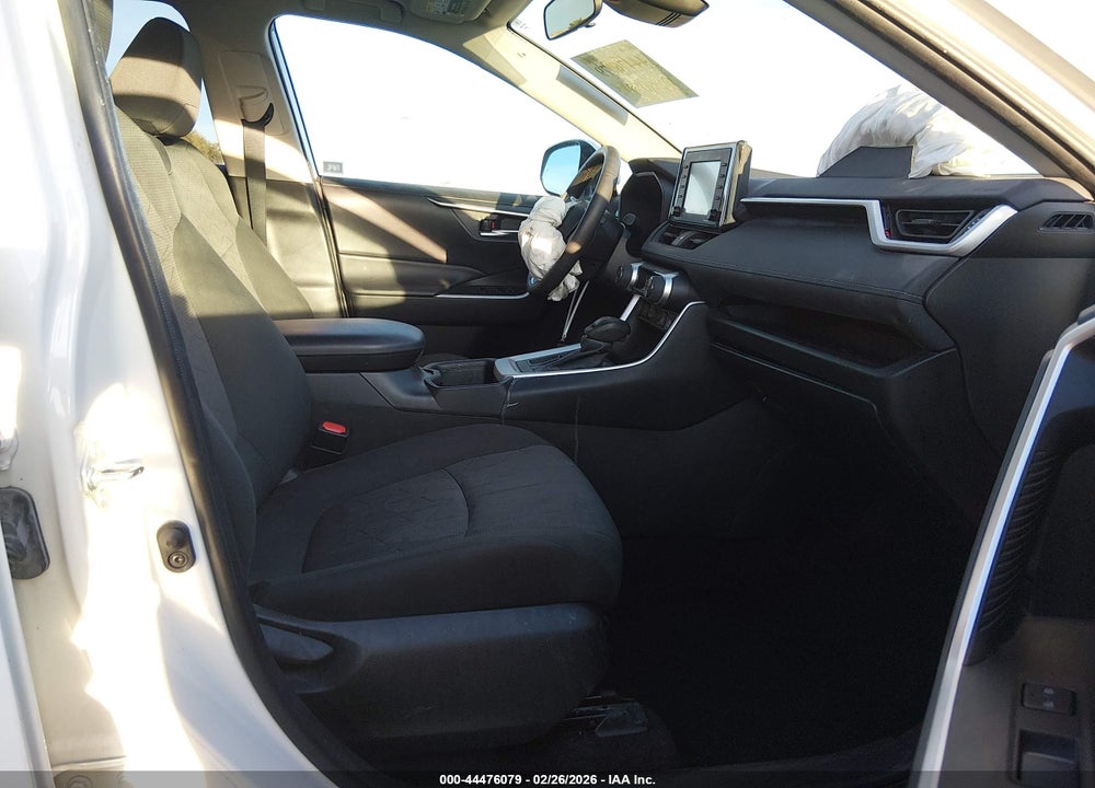 2022 TOYOTA RAV4 XLE VIN: 2T3W1RFV2NC197773