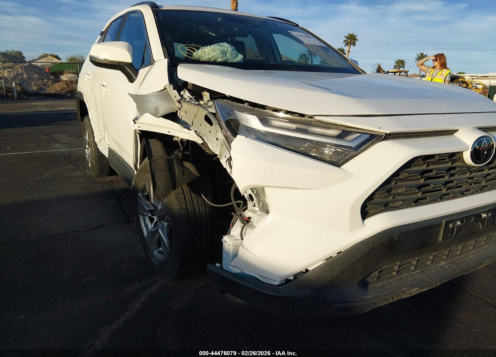 2022 TOYOTA RAV4 XLE VIN: 2T3W1RFV2NC197773