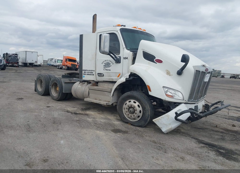 2020 PETERBILT 579 VIN: 1XPBAK9X5LD656238