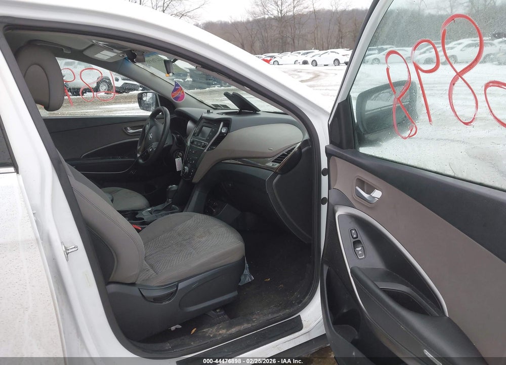 2017 HYUNDAI SANTA FE SPORT 2.4L VIN: 5XYZTDLB2HG437748
