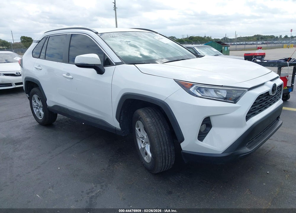 2021 TOYOTA RAV4 XLE VIN: 2T3W1RFV2MC164125