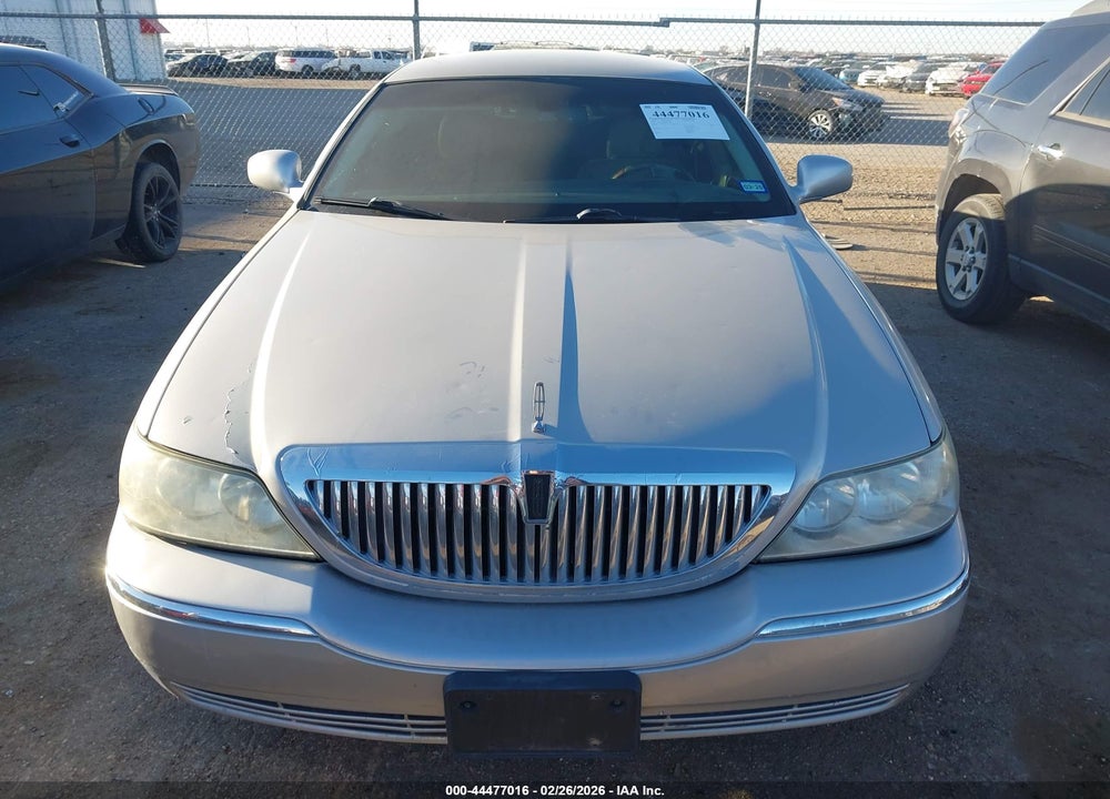2009 LINCOLN TOWN CAR SIGNATURE LIMITED VIN: 2LNHM82V89X617073