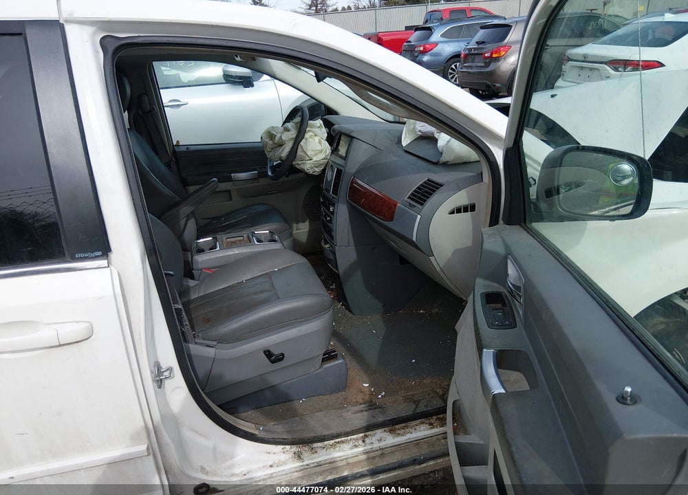 2008 CHRYSLER TOWN & COUNTRY TOURING VIN: 2A8HR54P38R817325