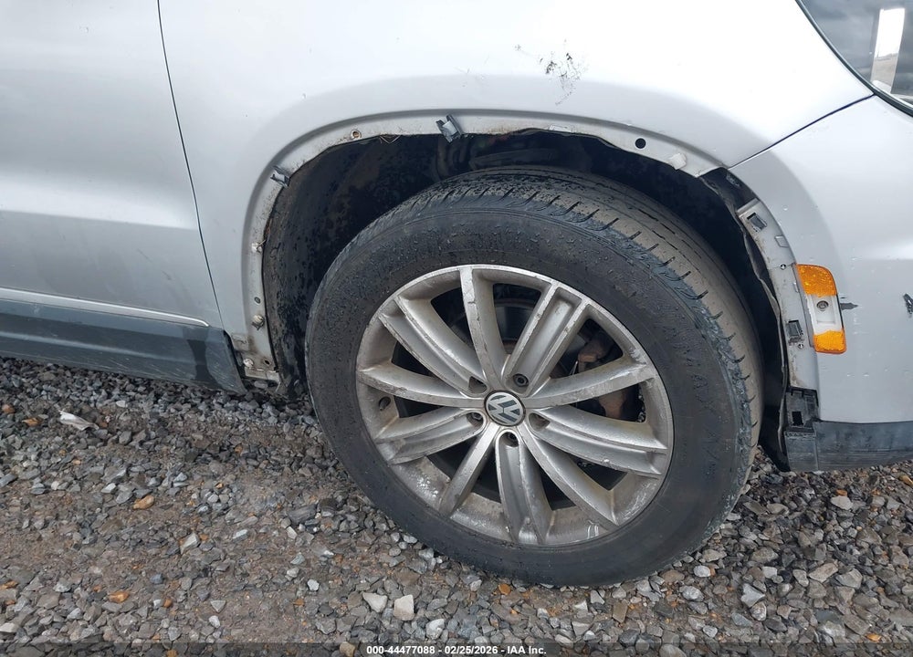 2014 VOLKSWAGEN TIGUAN SE VIN: WVGBV3AX3EW618615