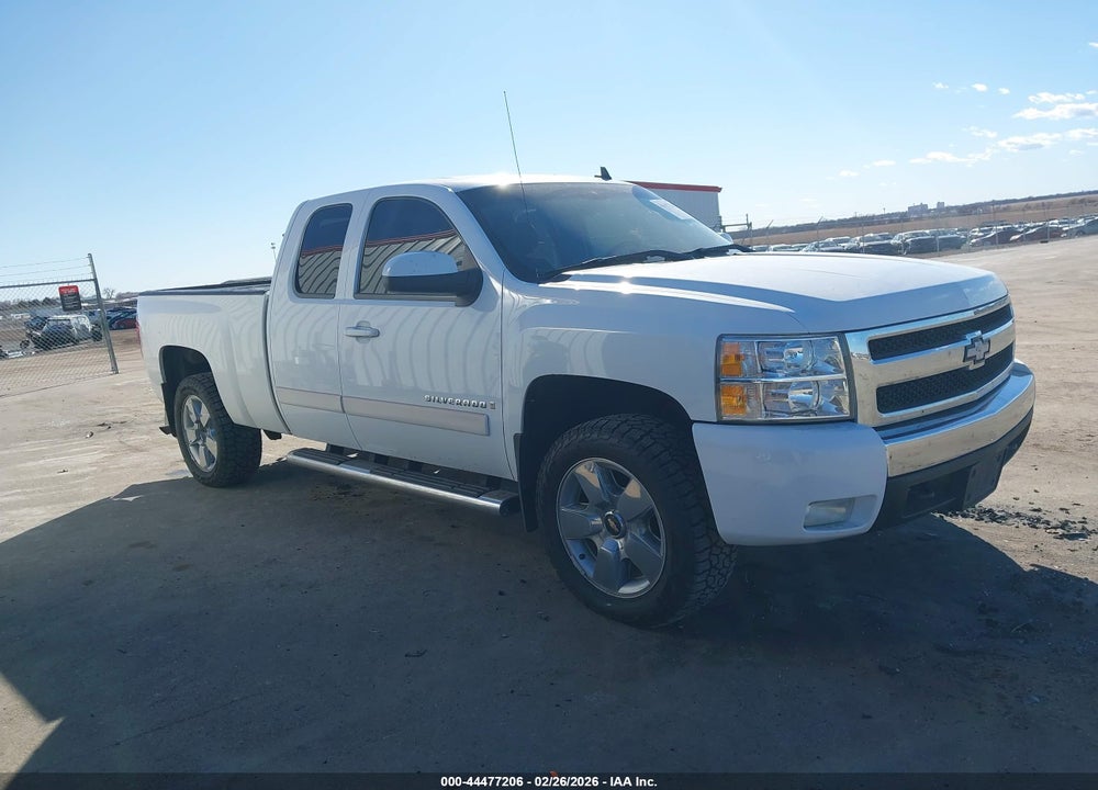 2008 CHEVROLET SILVERADO 1500 LT1 VIN: 2GCEK19J581242848