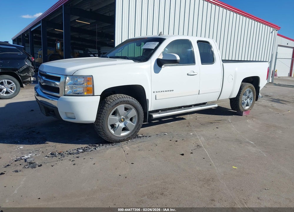 2008 CHEVROLET SILVERADO 1500 LT1 VIN: 2GCEK19J581242848