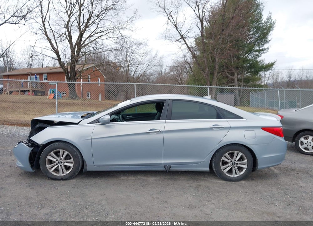 2013 HYUNDAI SONATA GLS VIN: 5NPEB4AC3DH664320