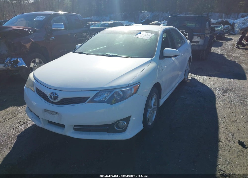 2014 TOYOTA CAMRY SE VIN: 4T1BF1FK3EU358968