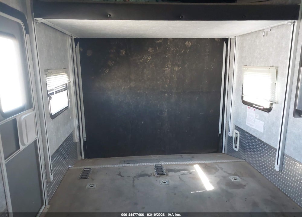 2010 ENTEGRA ENTIMIDATOR 42' 5TH WHEEL VIN: 1JSCESCR1A1AB8055