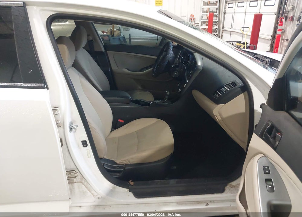 2015 KIA OPTIMA LX VIN: KNAGM4A72F5592211
