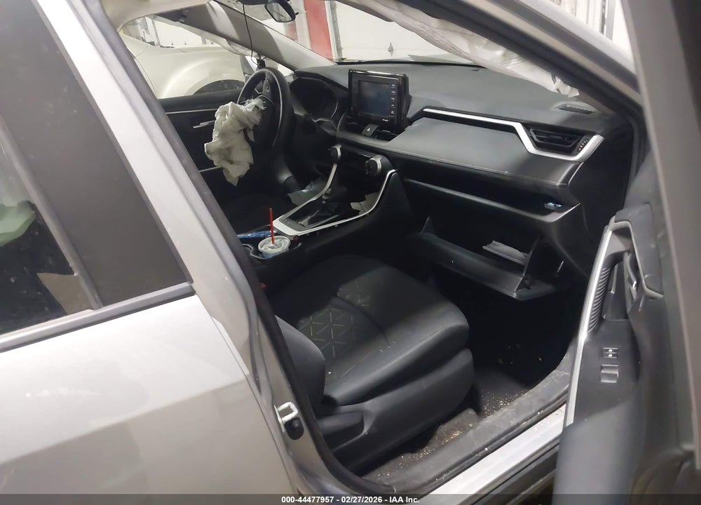 2021 TOYOTA RAV4 XLE VIN: 2T3P1RFV2MC205938