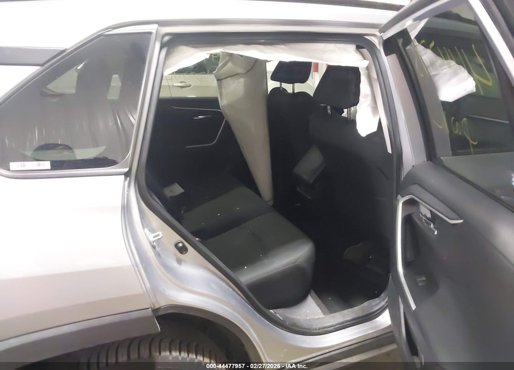 2021 TOYOTA RAV4 XLE VIN: 2T3P1RFV2MC205938