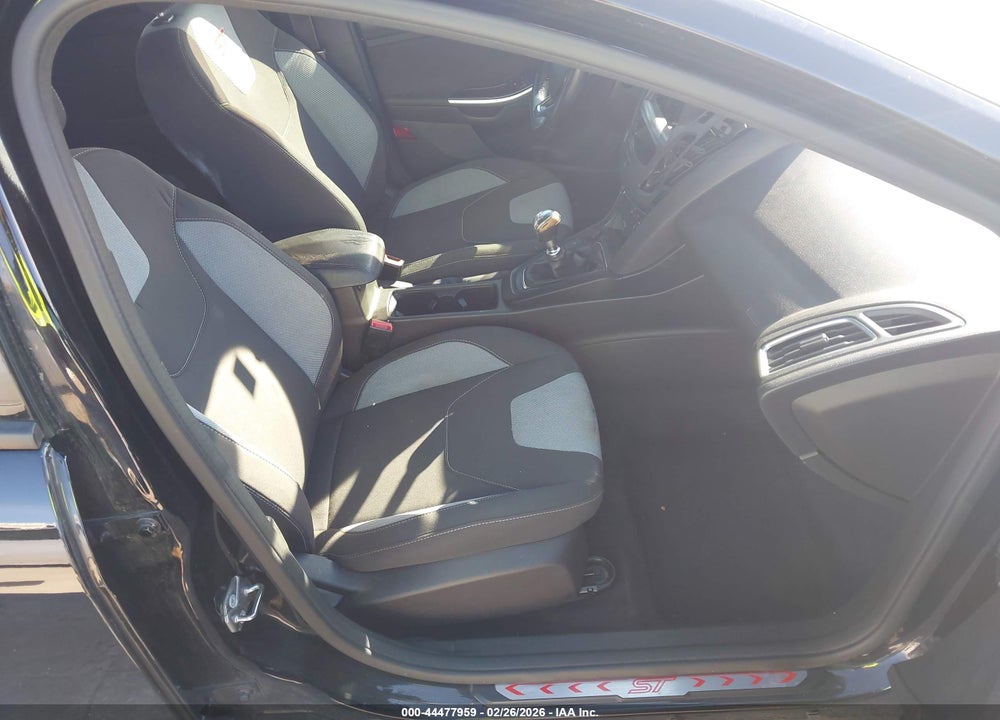 2018 FORD FOCUS ST VIN: 1FADP3L96JL220614