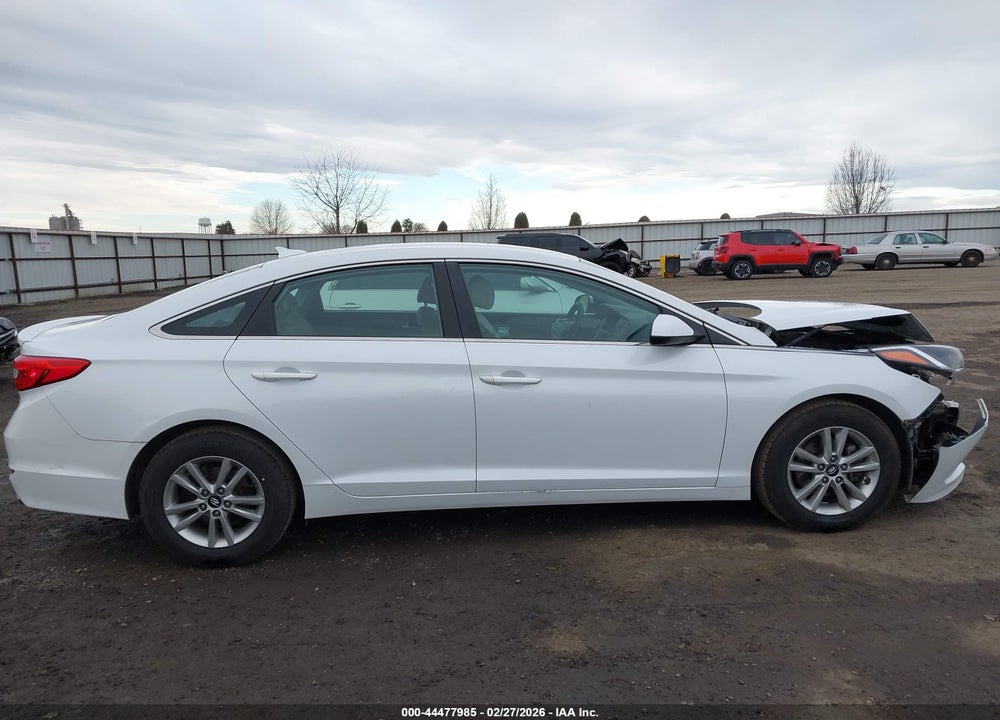 2015 HYUNDAI SONATA SE VIN: 5NPE24AF3FH137410