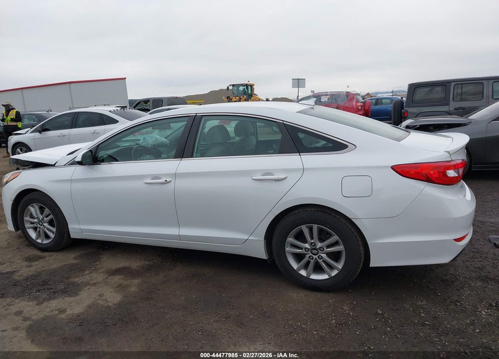 2015 HYUNDAI SONATA SE VIN: 5NPE24AF3FH137410