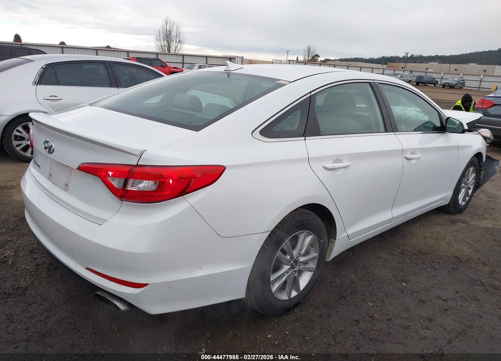 2015 HYUNDAI SONATA SE VIN: 5NPE24AF3FH137410
