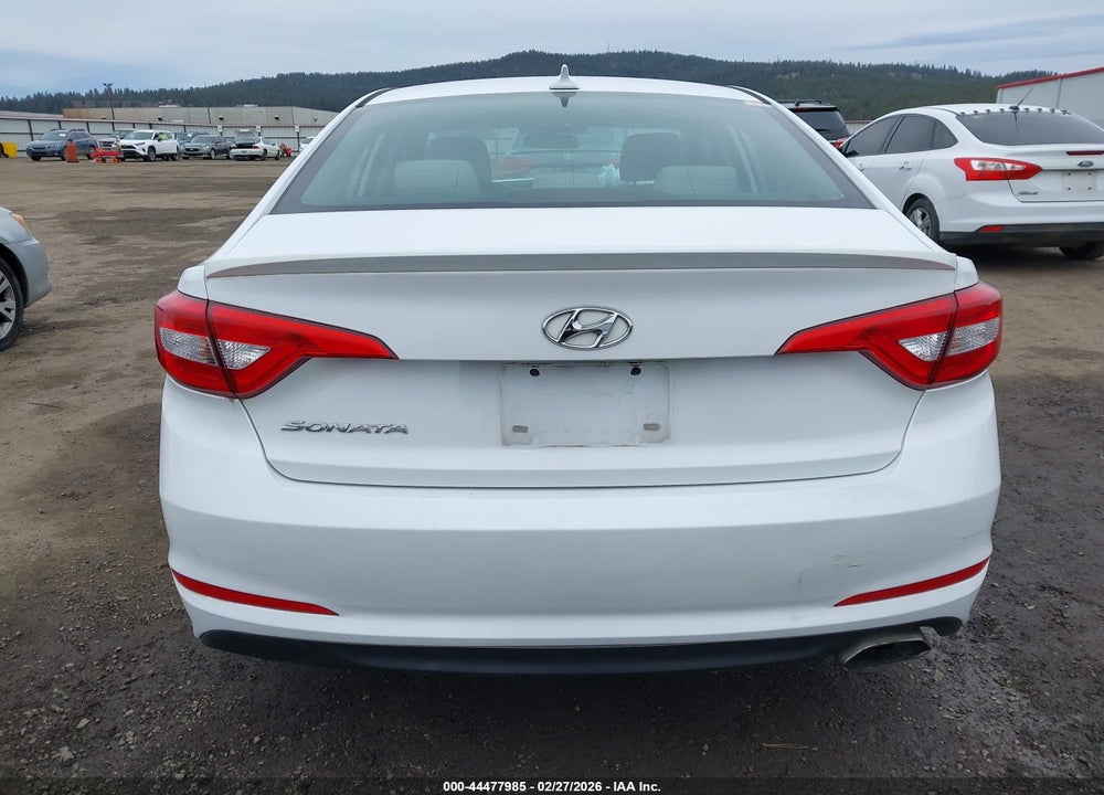 2015 HYUNDAI SONATA SE VIN: 5NPE24AF3FH137410