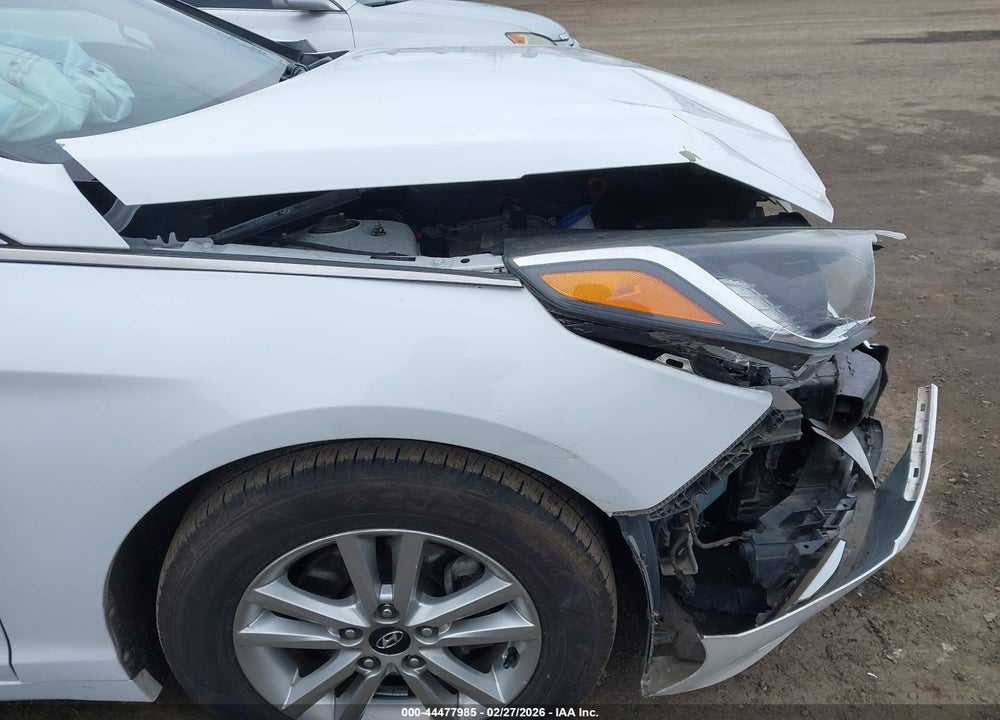 2015 HYUNDAI SONATA SE VIN: 5NPE24AF3FH137410