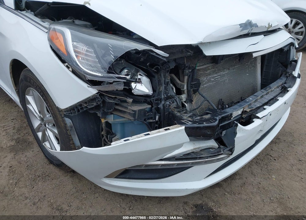 2015 HYUNDAI SONATA SE VIN: 5NPE24AF3FH137410