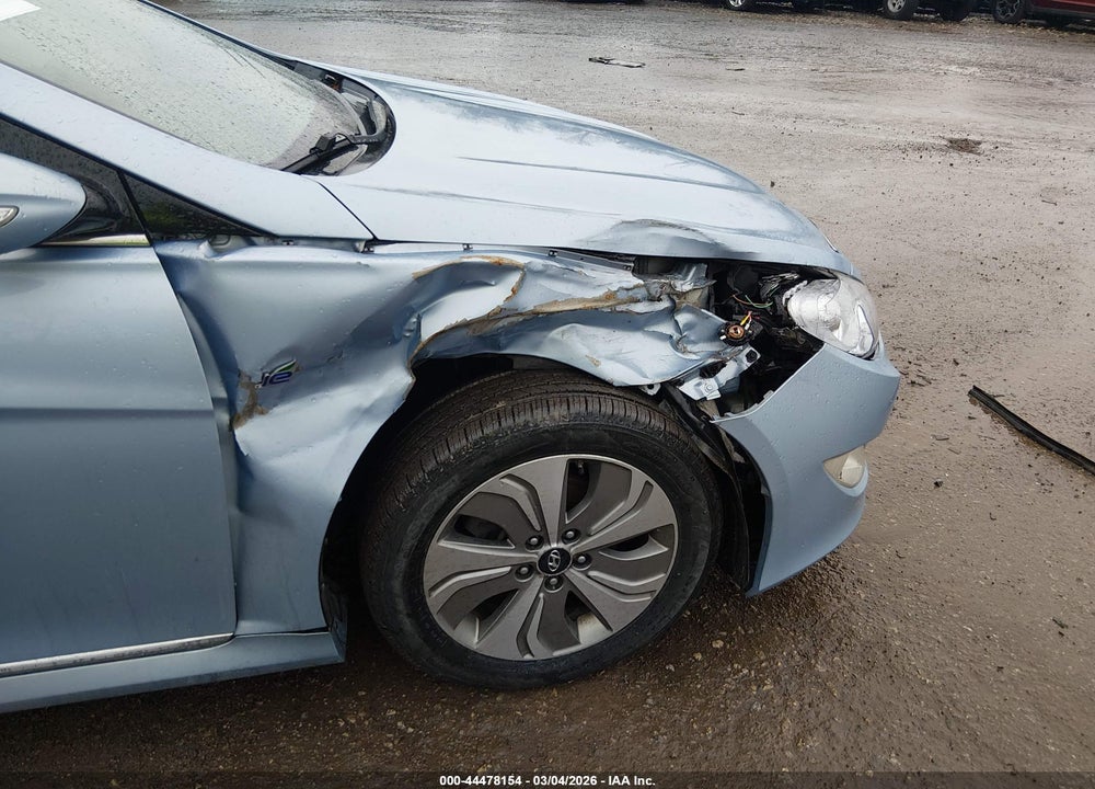 2014 HYUNDAI SONATA HYBRID LIMITED VIN: KMHEC4A44EA104218