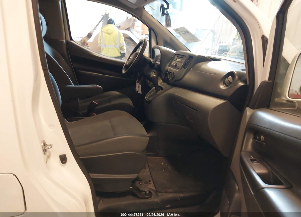 2015 NISSAN NV200 SV VIN: 3N6CM0KN2FK716617