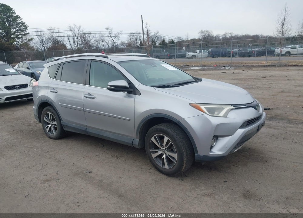 2016 TOYOTA RAV4 XLE VIN: 2T3RFREV3GW485545