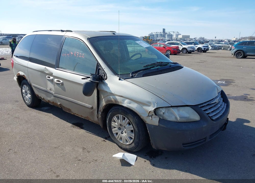 2007 CHRYSLER TOWN & COUNTRY VIN: 1A4GJ45R17B202381