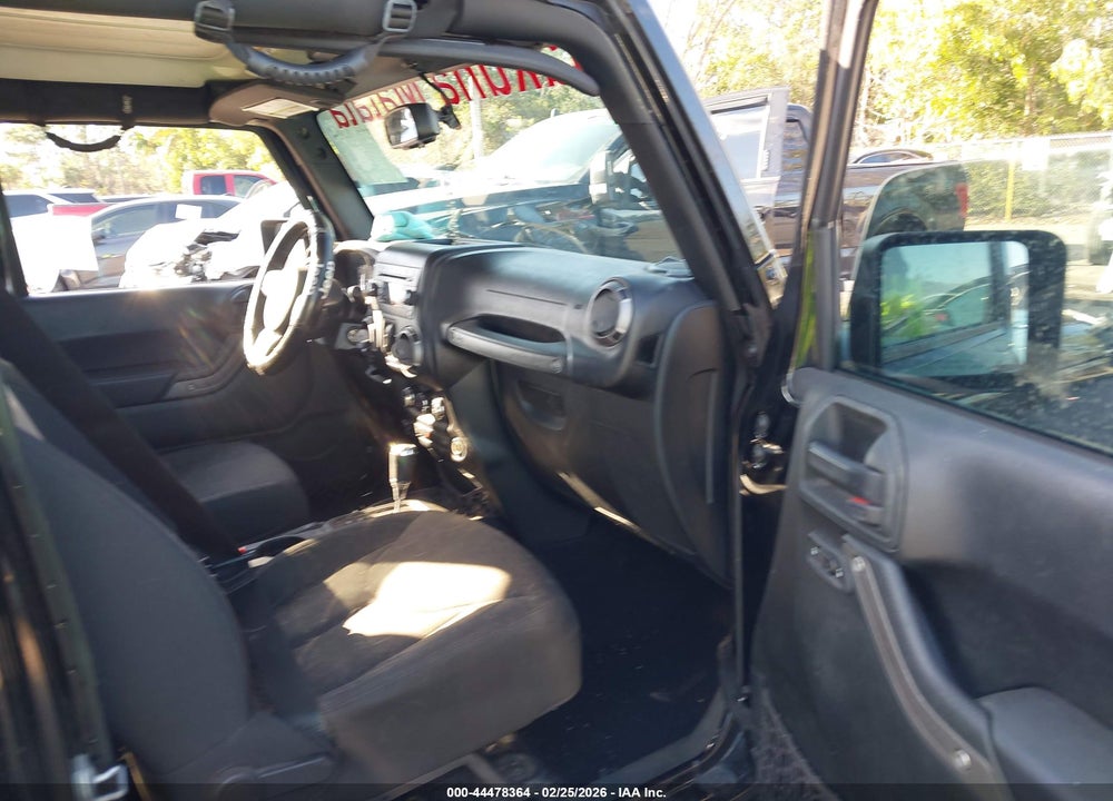 2018 JEEP WRANGLER JK UNLIMITED SPORT S 4X4 VIN: 1C4BJWDG2JL911432