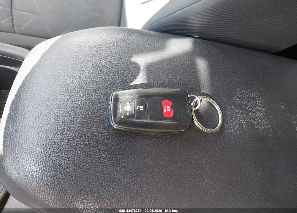 2021 TOYOTA RAV4 XLE VIN: 2T3P1RFV7MC186951