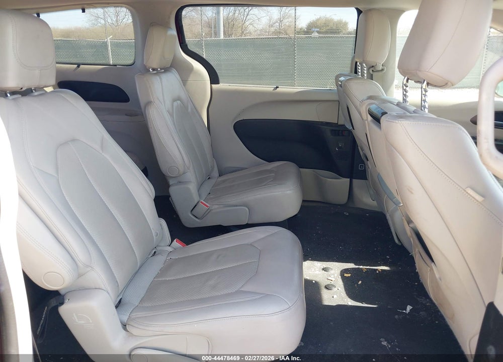 2017 CHRYSLER PACIFICA TOURING-L PLUS VIN: 2C4RC1EG2HR512161
