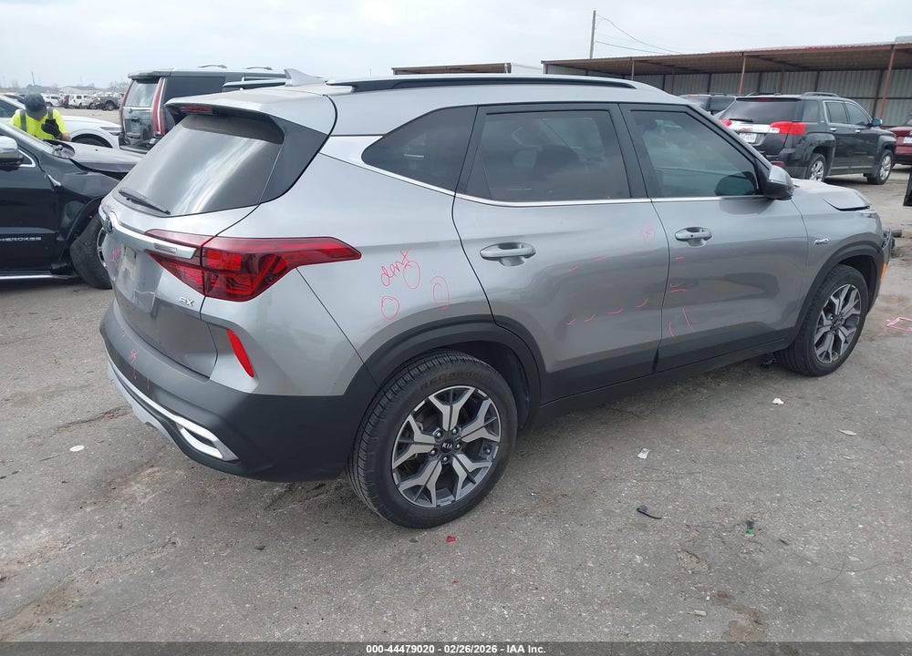 2021 KIA SELTOS EX VIN: KNDERCAA3M7096644