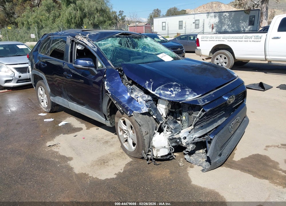 2019 TOYOTA RAV4 XLE VIN: JTMW1RFV3KD027381
