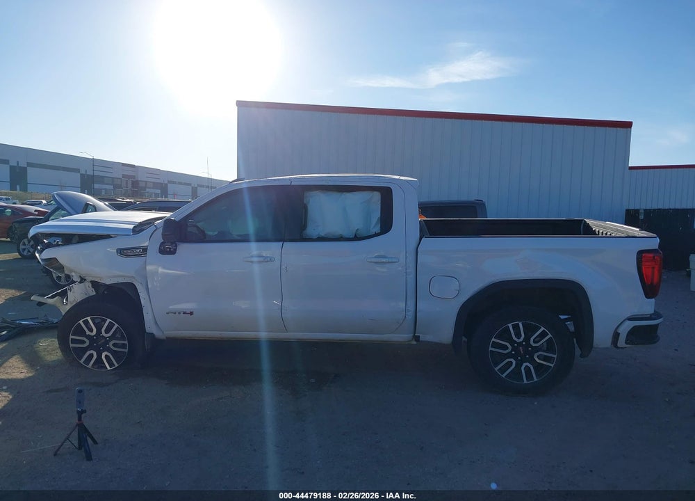 2025 GMC SIERRA 1500 4WD  SHORT BOX AT4 VIN: 3GTUUEEL4SG153162