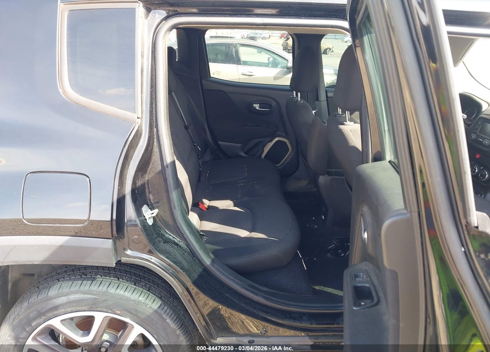 2016 JEEP RENEGADE LATITUDE VIN: ZACCJBBT8GPD00659
