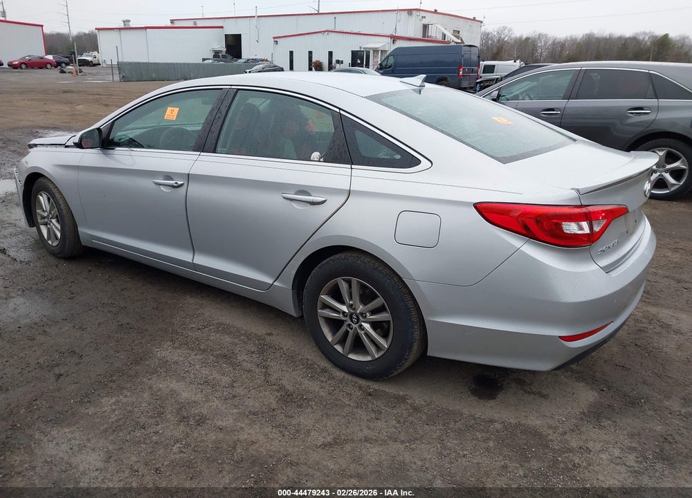 2015 HYUNDAI SONATA SE VIN: 5NPE24AF0FH001123