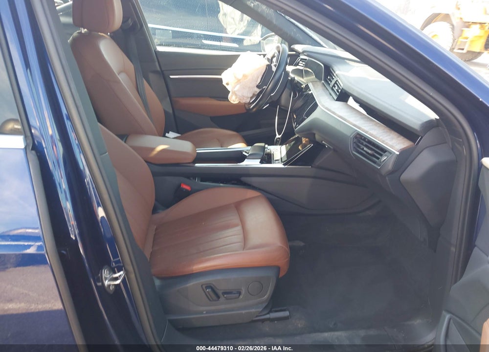 2022 AUDI E-TRON PREMIUM QUATTRO VIN: WA1AAAGE1NB029876