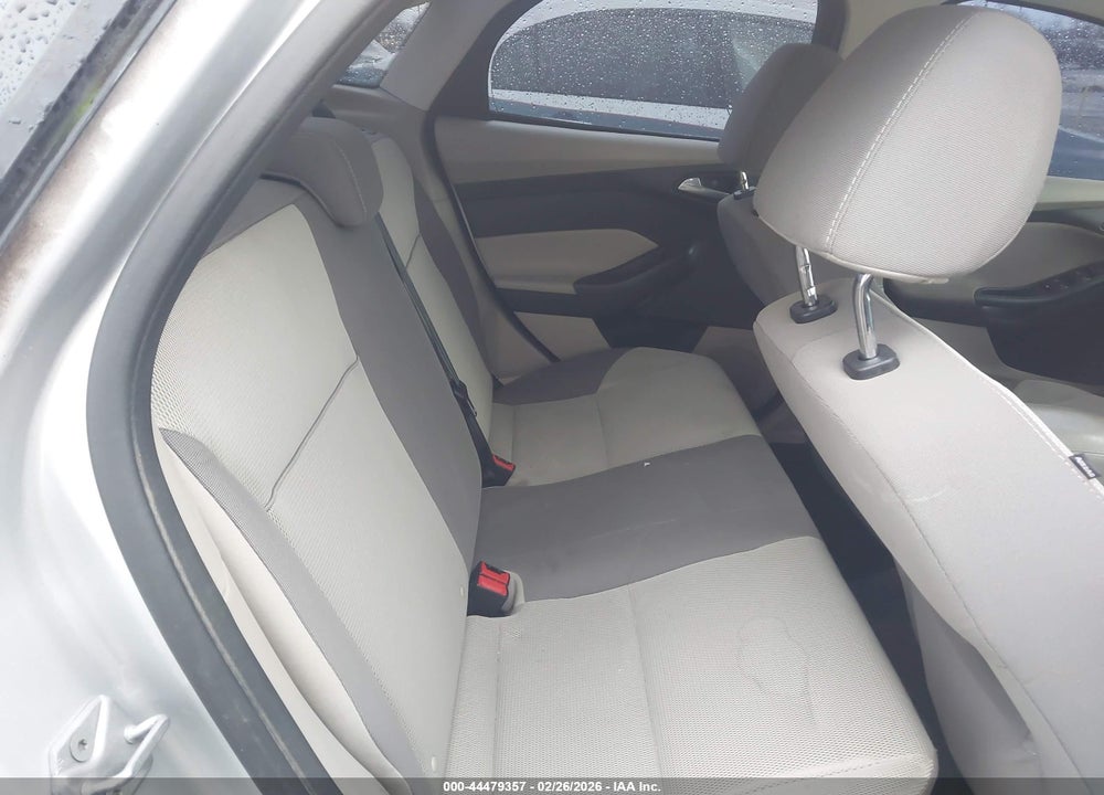 2014 FORD FOCUS SE VIN: 1FADP3F27EL104553