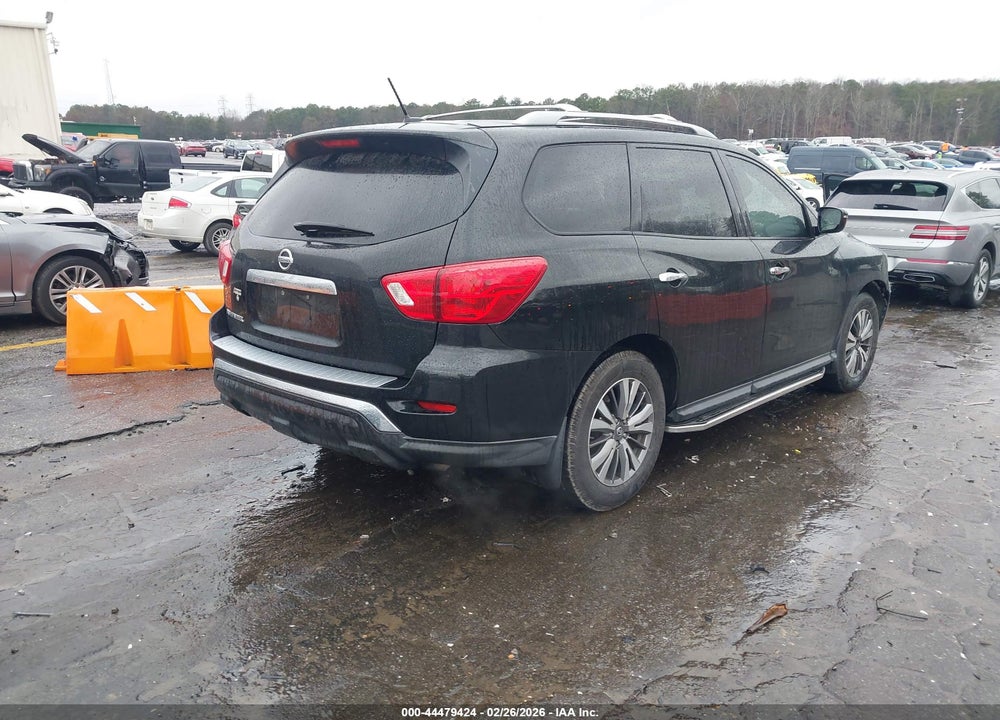 2018 NISSAN PATHFINDER S VIN: 5N1DR2MN3JC623696