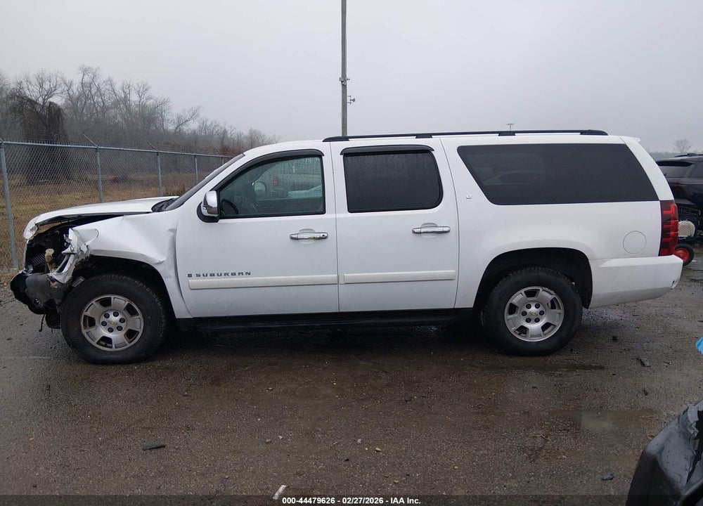 2008 CHEVROLET SUBURBAN 1500 LT VIN: 3GNFC16038G108982