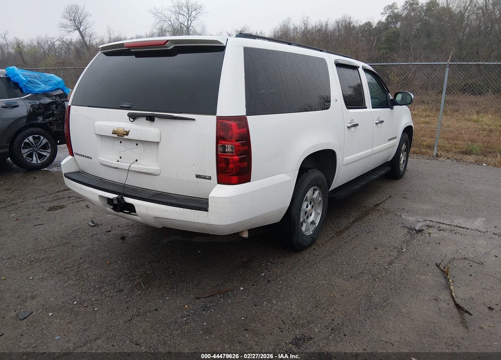 2008 CHEVROLET SUBURBAN 1500 LT VIN: 3GNFC16038G108982