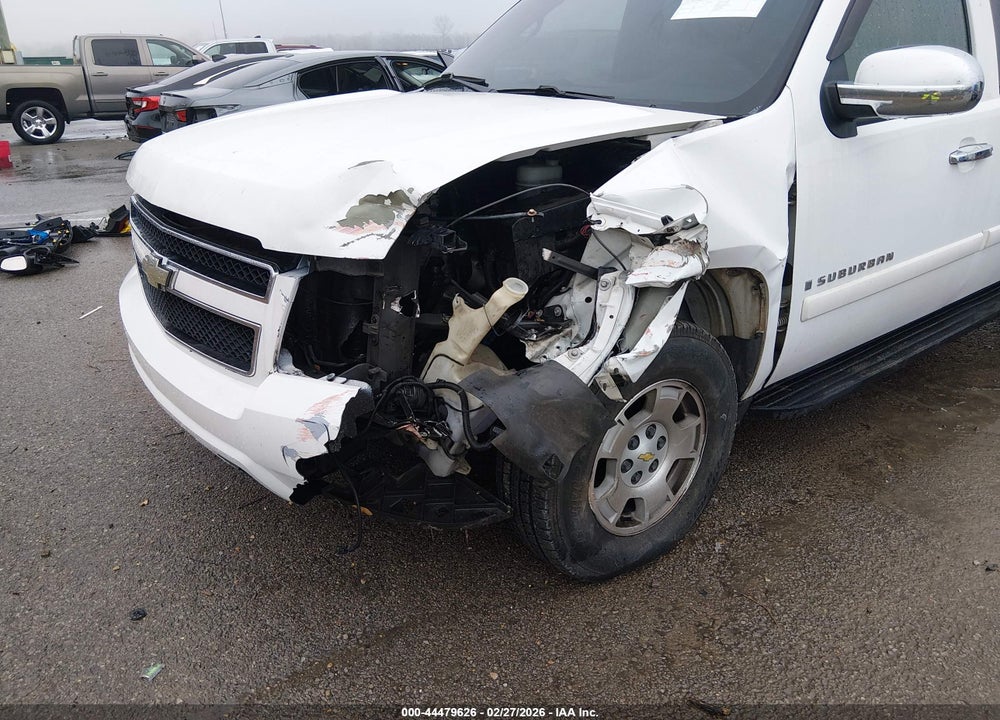 2008 CHEVROLET SUBURBAN 1500 LT VIN: 3GNFC16038G108982