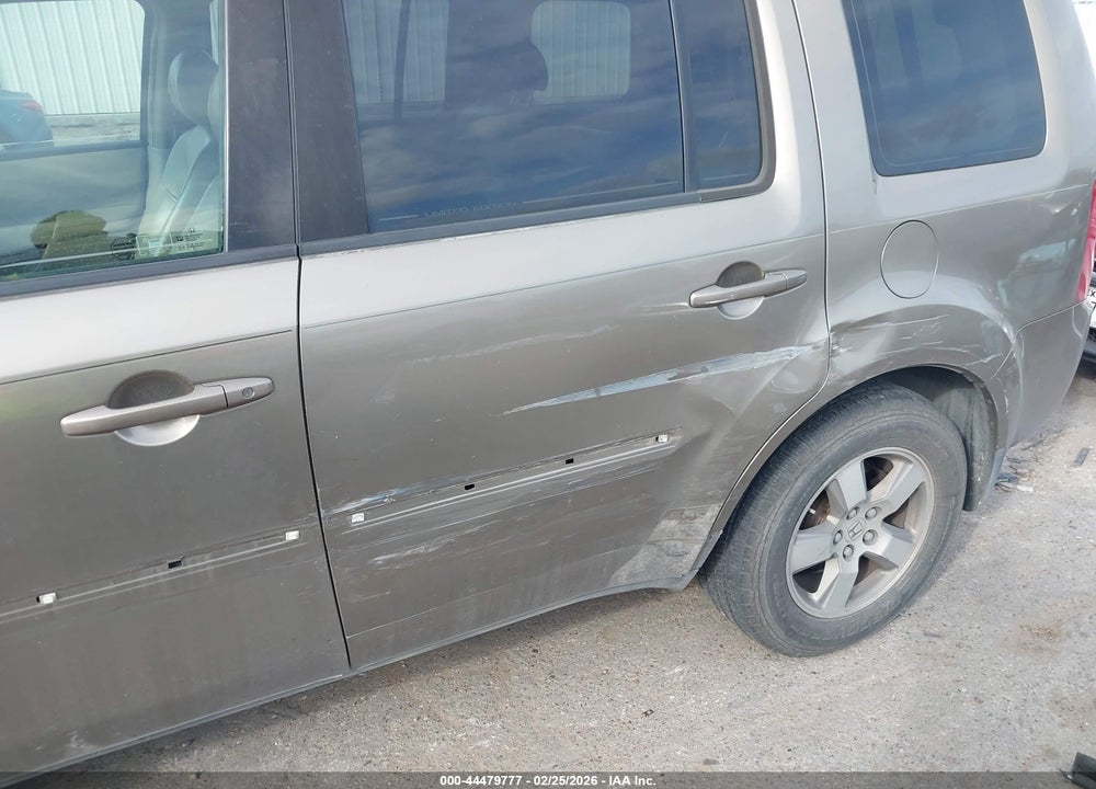 2009 HONDA PILOT EX-L VIN: 5FNYF38619B007355