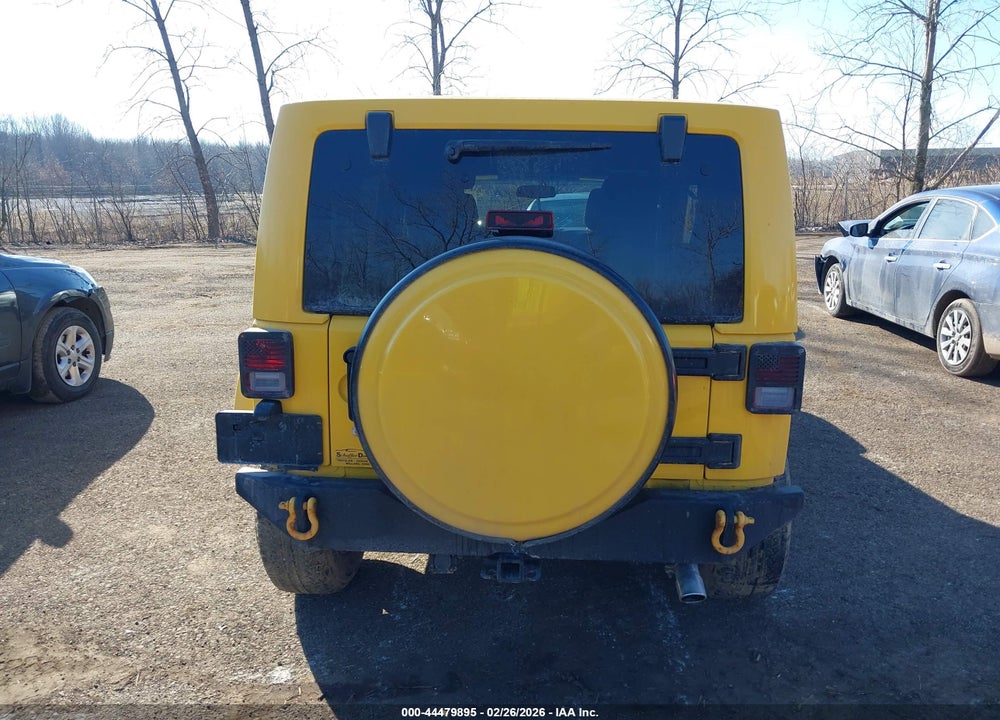 2015 JEEP WRANGLER UNLIMITED SAHARA VIN: 1C4BJWEG7FL582118