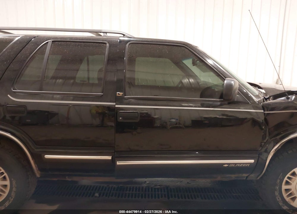 2001 CHEVROLET BLAZER LT VIN: 1GNDT13W912138860