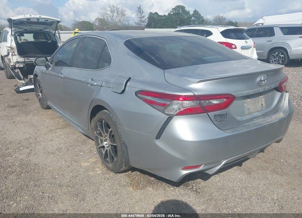 2018 TOYOTA CAMRY SE VIN: 4T1B11HK7JU667669