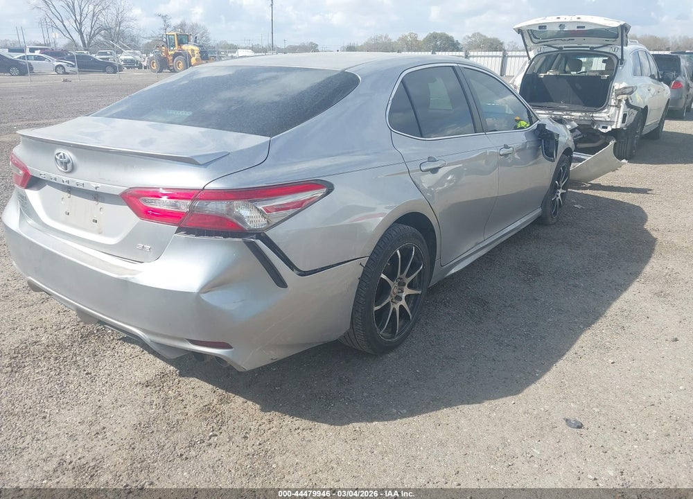 2018 TOYOTA CAMRY SE VIN: 4T1B11HK7JU667669