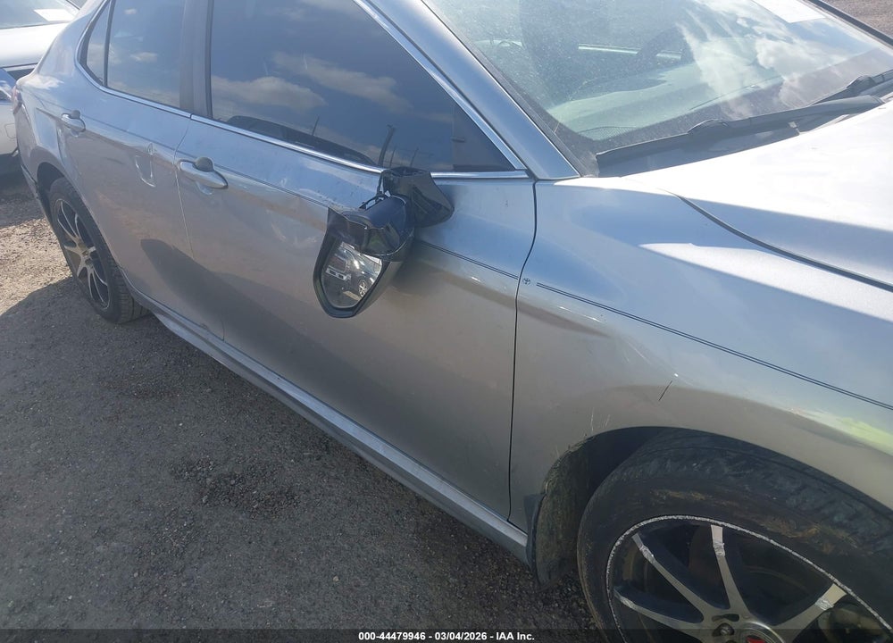2018 TOYOTA CAMRY SE VIN: 4T1B11HK7JU667669