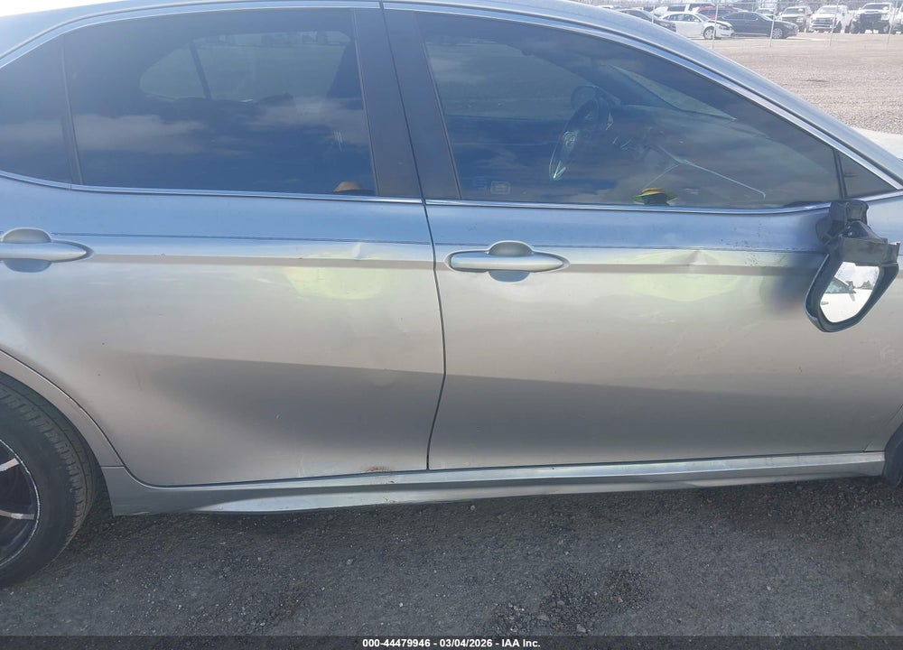 2018 TOYOTA CAMRY SE VIN: 4T1B11HK7JU667669