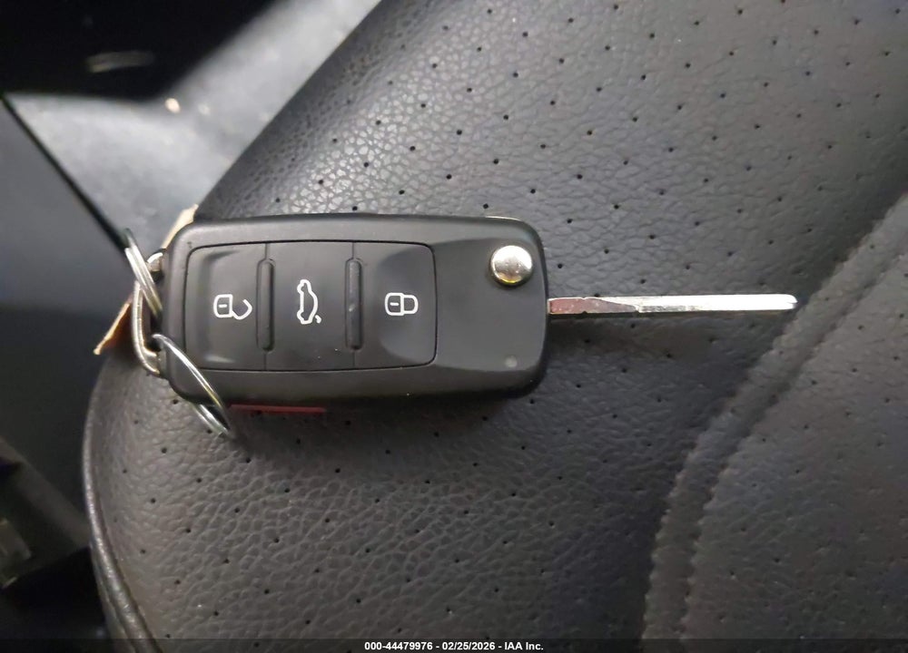 2019 VOLKSWAGEN PASSAT 2.0T WOLFSBURG EDITION VIN: 1VWLA7A33KC013657